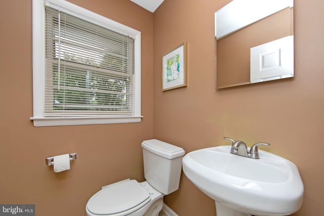 43 EDGEWOOD DR, Cherry Hill, NJ 08003