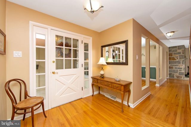 43 EDGEWOOD DR, Cherry Hill, NJ 08003