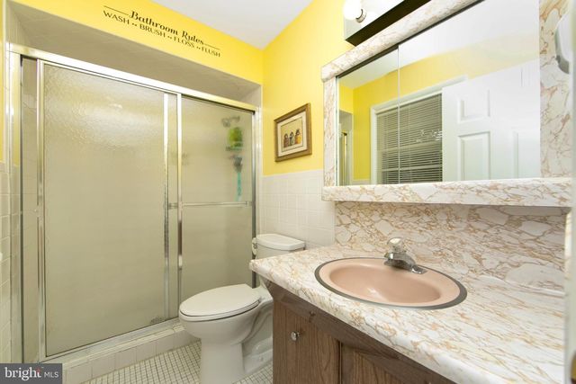 43 EDGEWOOD DR, Cherry Hill, NJ 08003