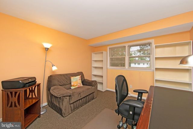 43 EDGEWOOD DR, Cherry Hill, NJ 08003