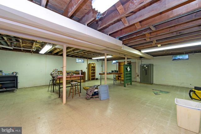 43 EDGEWOOD DR, Cherry Hill, NJ 08003