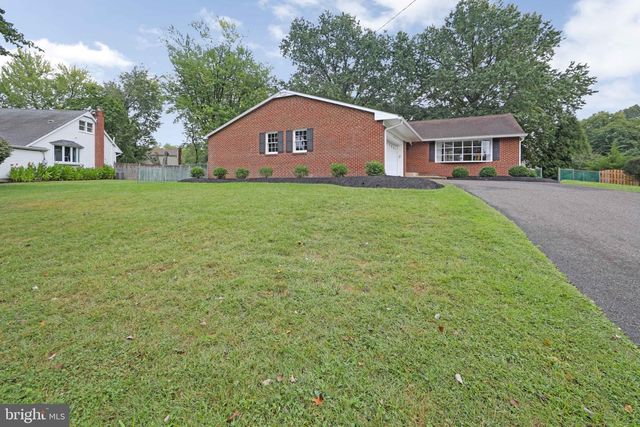 43 EDGEWOOD DR, Cherry Hill, NJ 08003