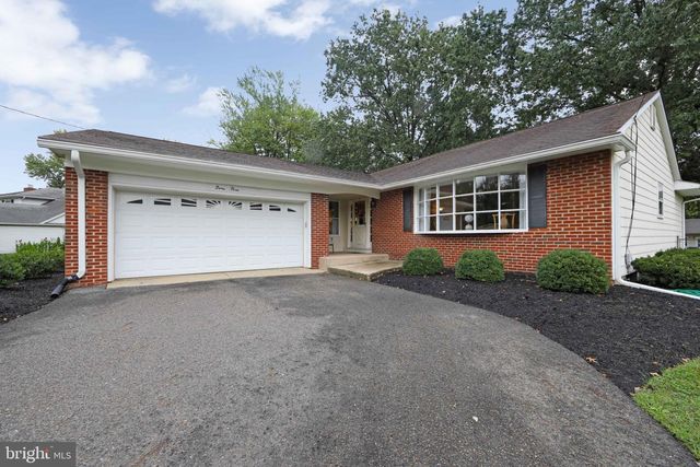 43 EDGEWOOD DR, Cherry Hill, NJ 08003