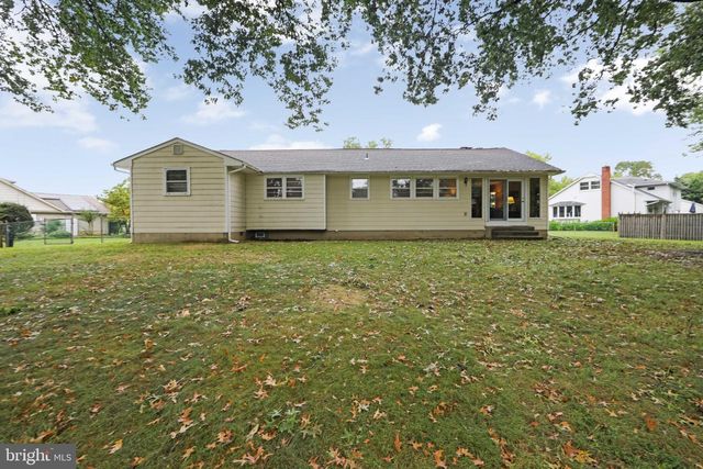 43 EDGEWOOD DR, Cherry Hill, NJ 08003