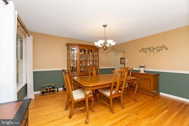 43 EDGEWOOD DR, Cherry Hill, NJ 08003