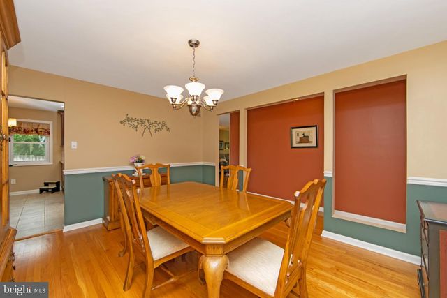 43 EDGEWOOD DR, Cherry Hill, NJ 08003