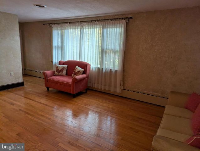 1415 WINDYBUSH RD, Wilmington, DE 19810