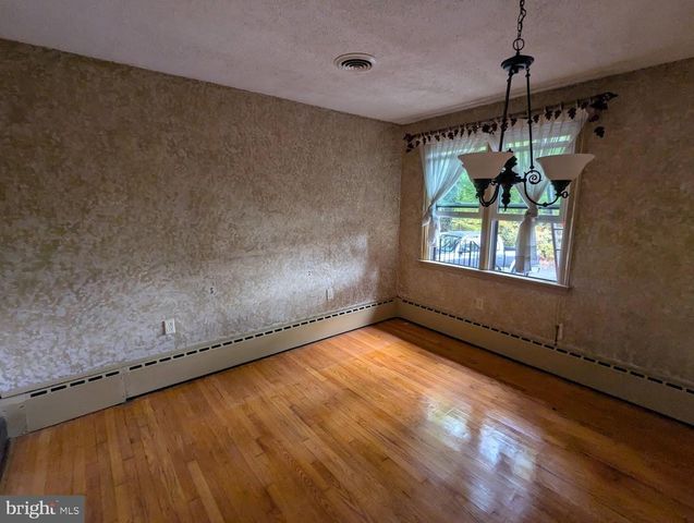 1415 WINDYBUSH RD, Wilmington, DE 19810