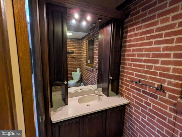 1415 WINDYBUSH RD, Wilmington, DE 19810