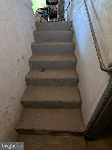 1415 WINDYBUSH RD, Wilmington, DE 19810