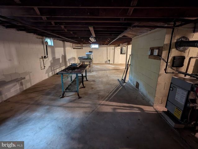 1415 WINDYBUSH RD, Wilmington, DE 19810