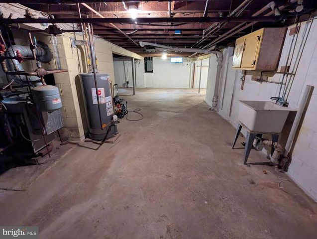 1415 WINDYBUSH RD, Wilmington, DE 19810