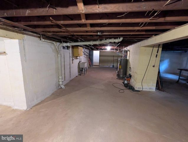 1415 WINDYBUSH RD, Wilmington, DE 19810