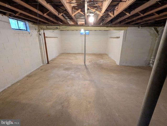 1415 WINDYBUSH RD, Wilmington, DE 19810