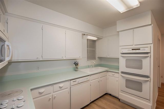 1523 19th Avenue N, Texas City, TX 77590