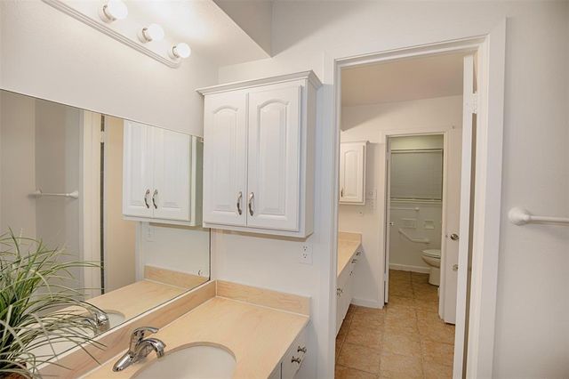 1523 19th Avenue N, Texas City, TX 77590