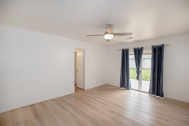1523 19th Avenue N, Texas City, TX 77590