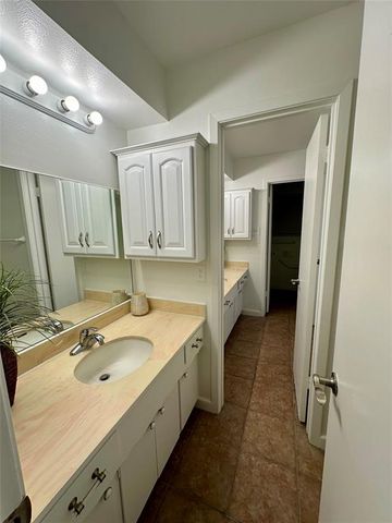 1523 19th Avenue N, Texas City, TX 77590