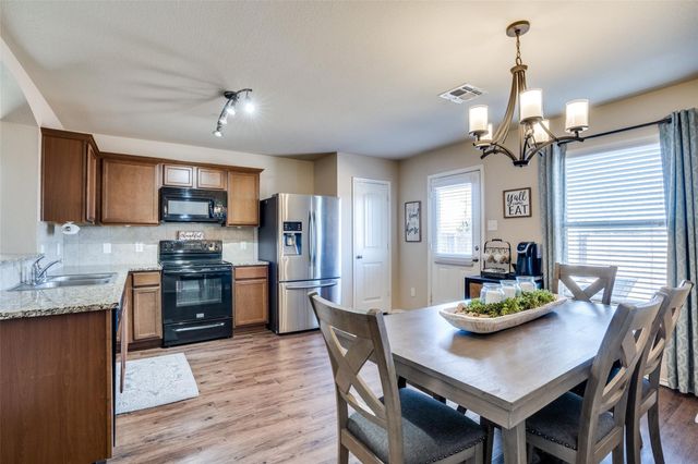 1606 Meadow Creek Drive, Princeton, TX 75407