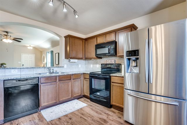 1606 Meadow Creek Drive, Princeton, TX 75407