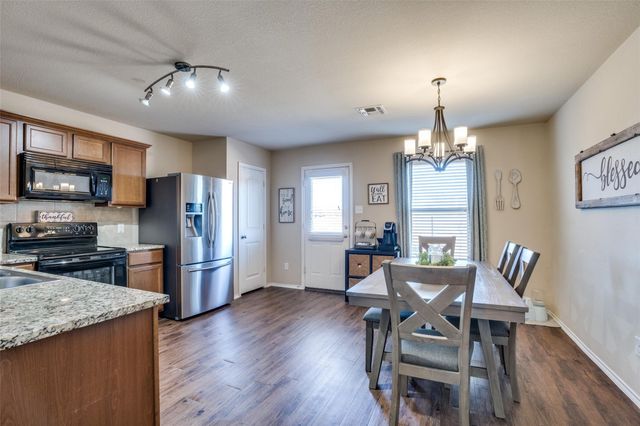 1606 Meadow Creek Drive, Princeton, TX 75407