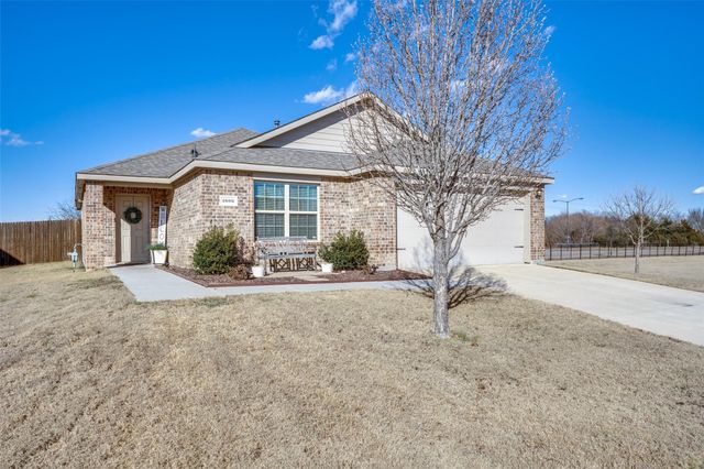 1606 Meadow Creek Drive, Princeton, TX 75407