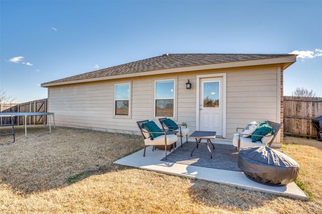 1606 Meadow Creek Drive, Princeton, TX 75407