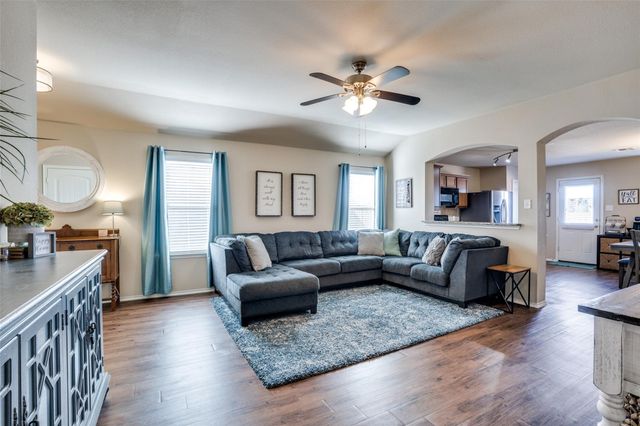 1606 Meadow Creek Drive, Princeton, TX 75407