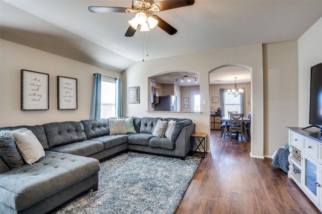 1606 Meadow Creek Drive, Princeton, TX 75407