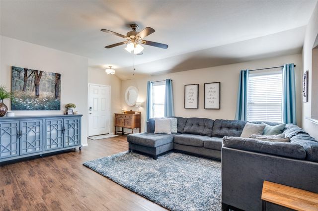 1606 Meadow Creek Drive, Princeton, TX 75407