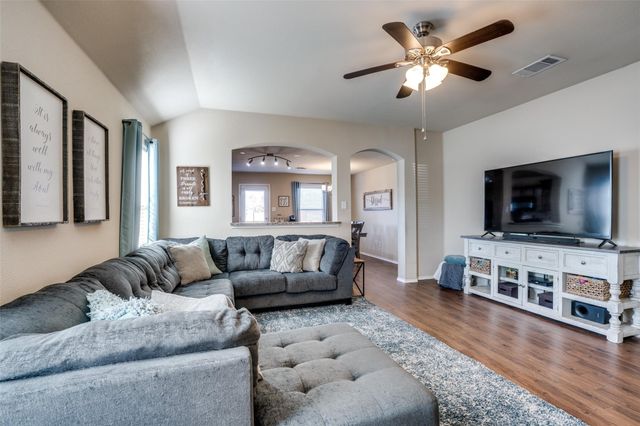 1606 Meadow Creek Drive, Princeton, TX 75407