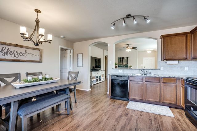 1606 Meadow Creek Drive, Princeton, TX 75407