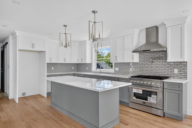 44 Slade St, Dartmouth, MA 02747