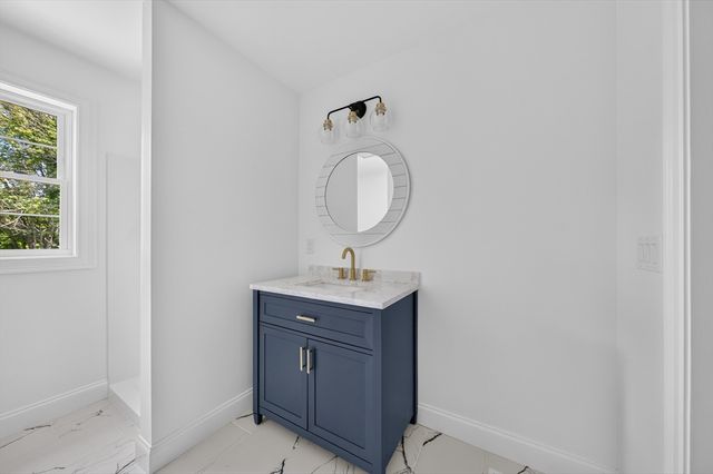 44 Slade St, Dartmouth, MA 02747