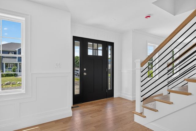 44 Slade St, Dartmouth, MA 02747