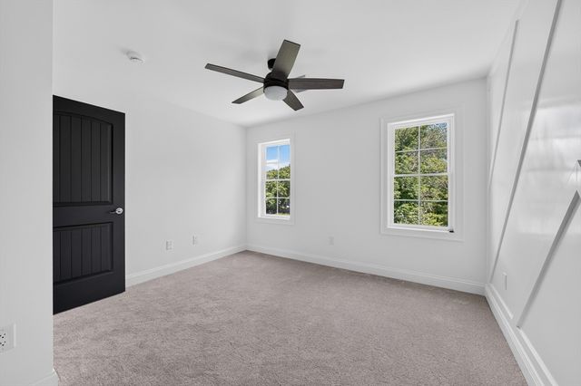 44 Slade St, Dartmouth, MA 02747