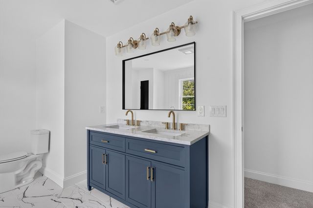 44 Slade St, Dartmouth, MA 02747