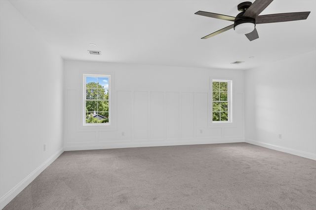 44 Slade St, Dartmouth, MA 02747