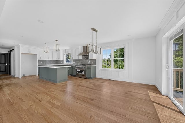 44 Slade St, Dartmouth, MA 02747