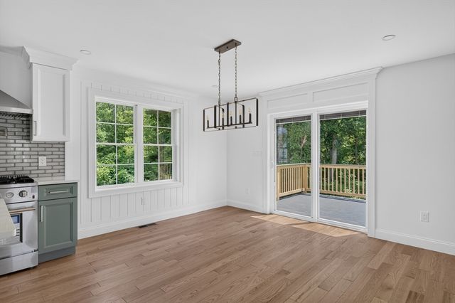 44 Slade St, Dartmouth, MA 02747