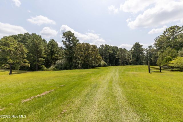 450 Addor Road, Aberdeen, NC 28315