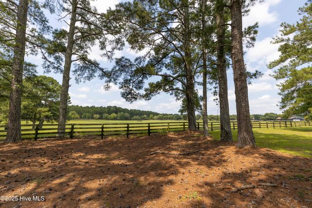 450 Addor Road, Aberdeen, NC 28315
