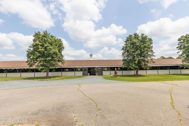 450 Addor Road, Aberdeen, NC 28315