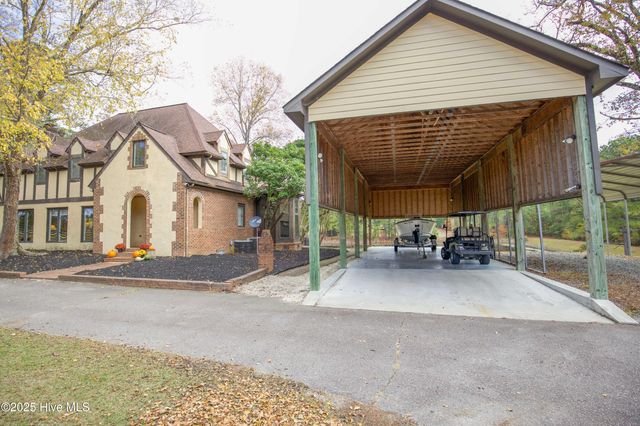 450 Addor Road, Aberdeen, NC 28315