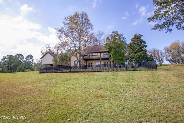 450 Addor Road, Aberdeen, NC 28315