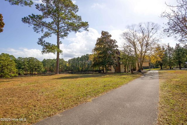 450 Addor Road, Aberdeen, NC 28315