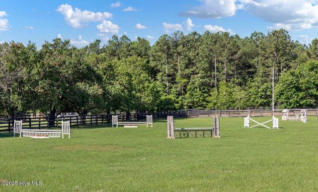 450 Addor Road, Aberdeen, NC 28315