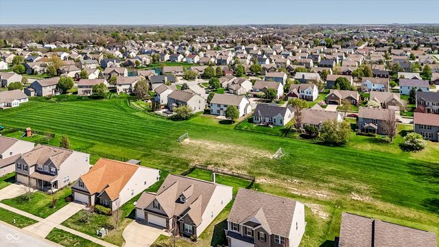 1509 Old Thicket Court, Greenwood, IN 46143