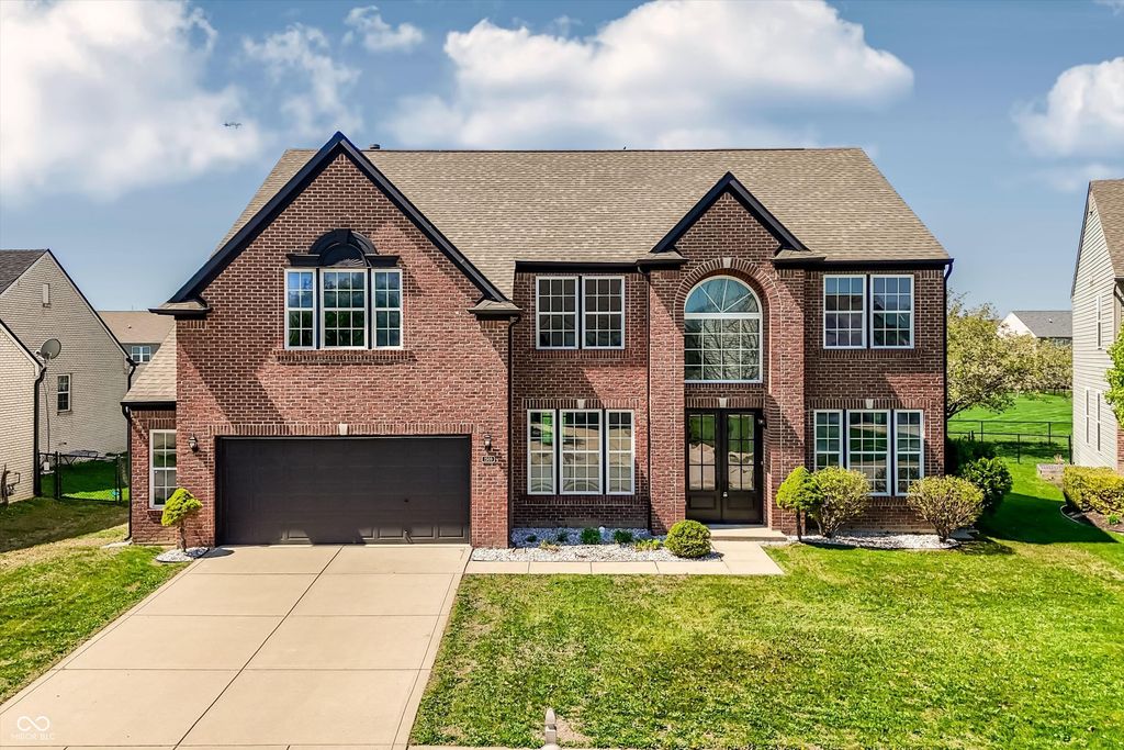 1509 Old Thicket Court, Greenwood, IN 46143