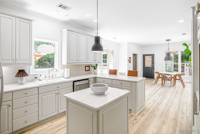 8254 Mossy Oak Drive, Montgomery, AL 36117
